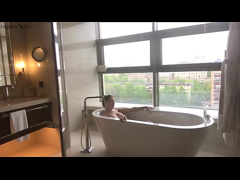 ❤️ Tremenda babe Passionately jerking off its pussy in u bagnu ️❌ Video sessu à noi ❌